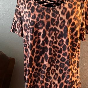 Cross cross necked top